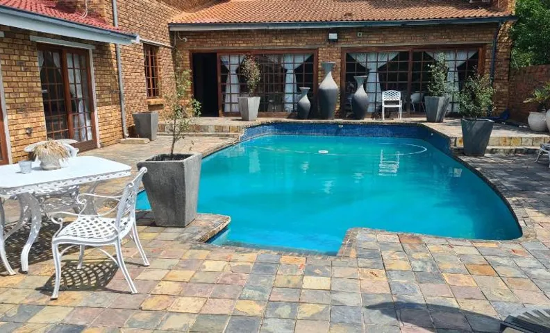 Royal Villa Guesthouse
