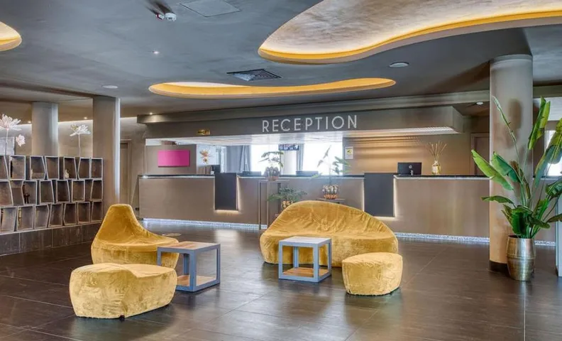 Le Domaine Oro, Series by Marriott
