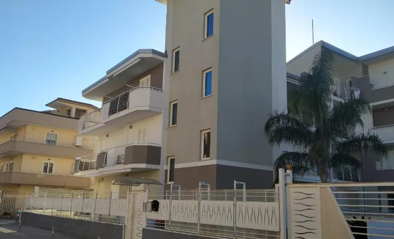 B&B White One