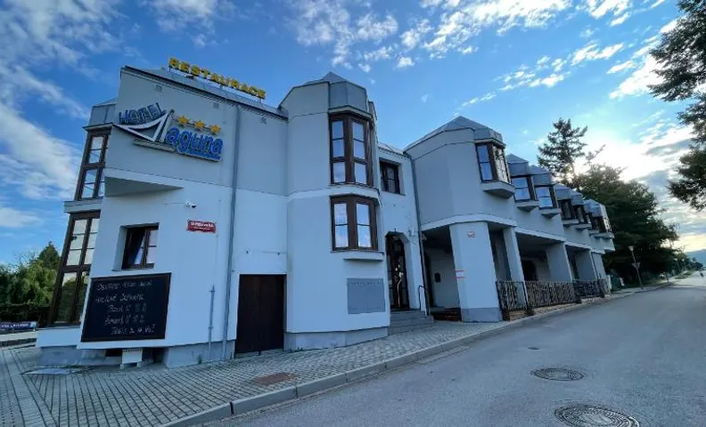 Hotel Laguna & restaurant