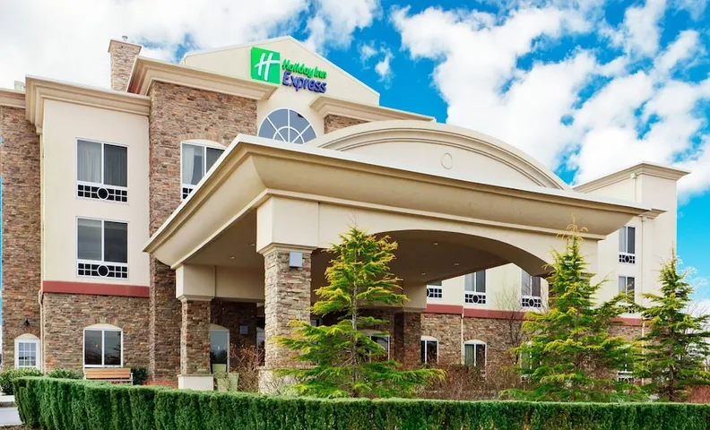 홀리데이 인 익스프레스 & 스위트 리버헤드, 롱아일랜드, IHG