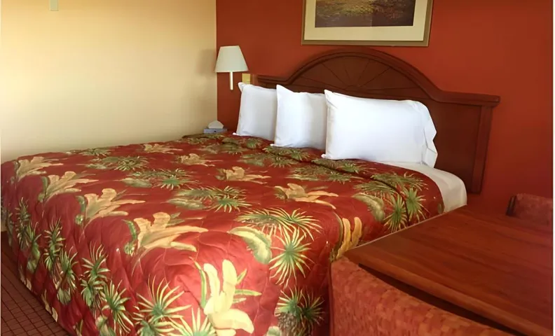 DeQueen Courtyard Inn