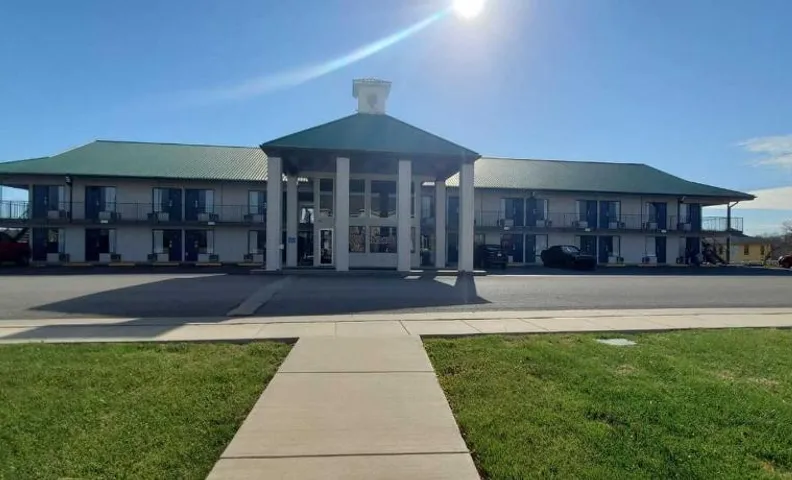 Crestview Inn