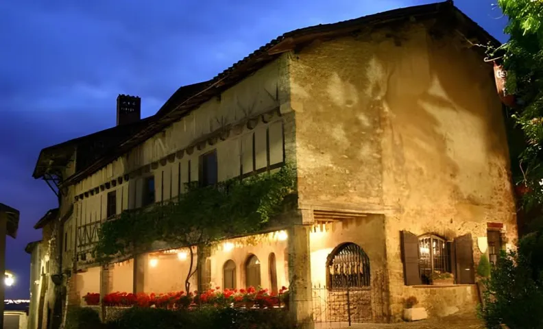 Hostellerie du Vieux Perouges