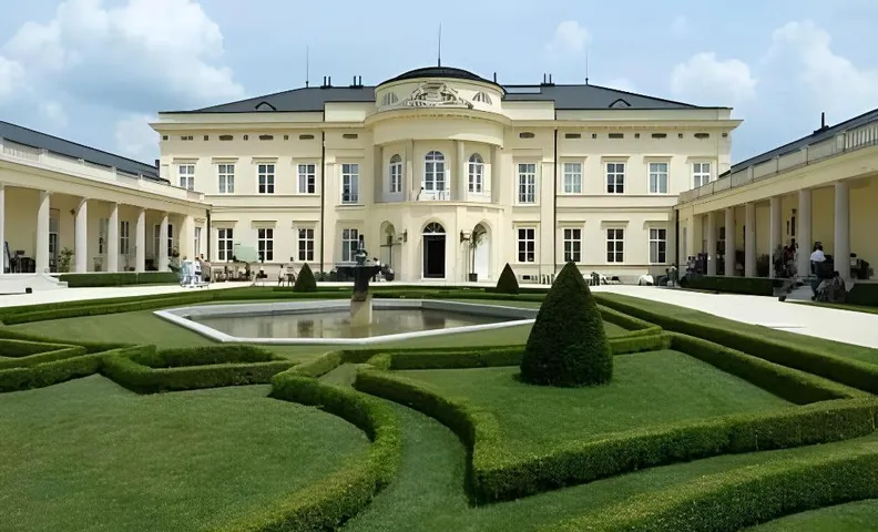 Karolyi Kastely Hotel & Restaurant
