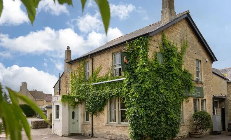Fox and Hounds Inn