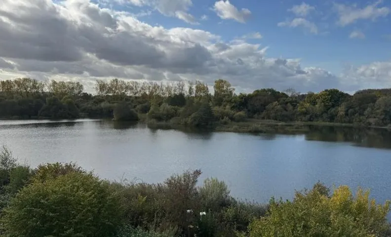 118 Lower Mill Estate - Sleeps 16 Villa with Lake Views