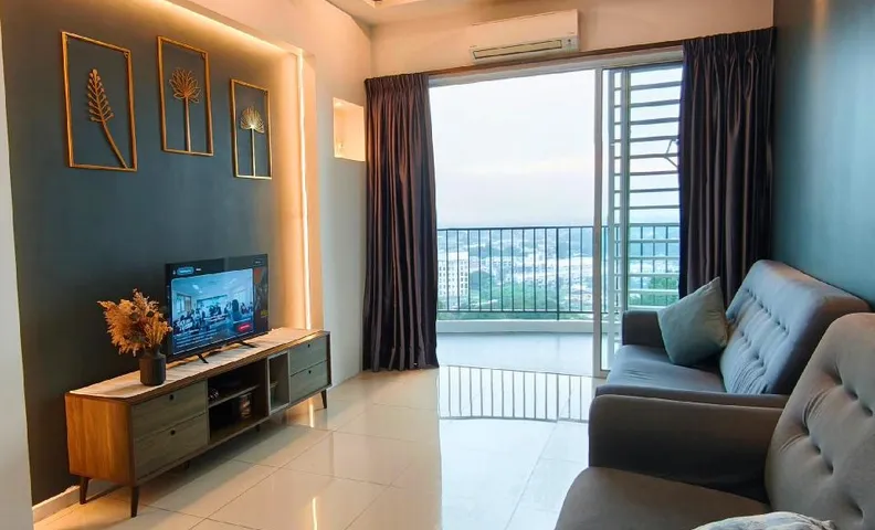 Majestic Sanctuary -Sunset View - Pool- 2 Parking - Netflix