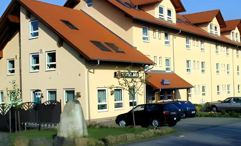 HOTEL PARQEO im A66