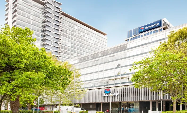트래블로지 런던 체싱턴 톨워스