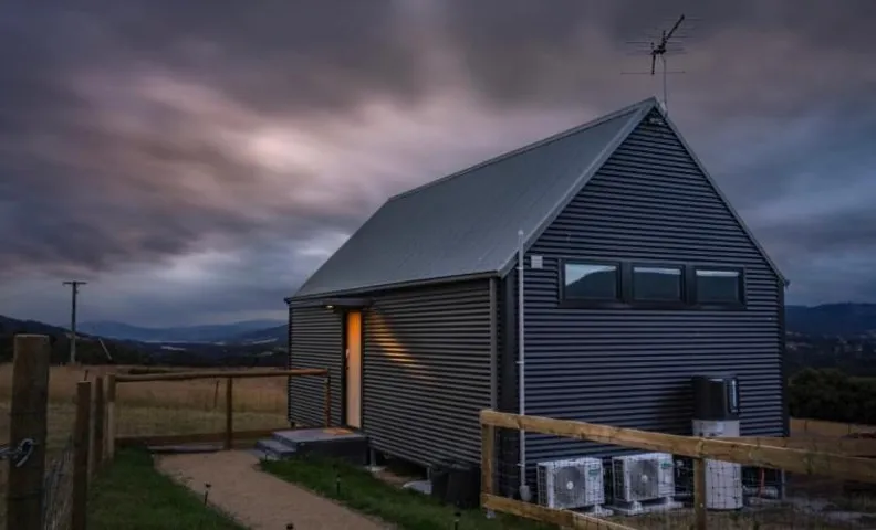 NEW Luxury Cabin with Scenic Views & Farm Charm