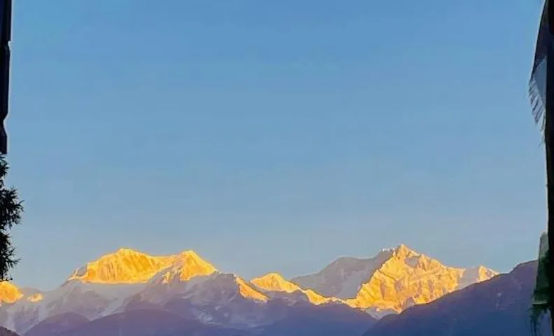 Wake in Himalayas