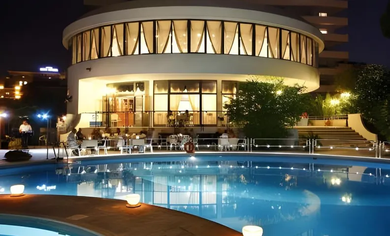International Hotel & Suite