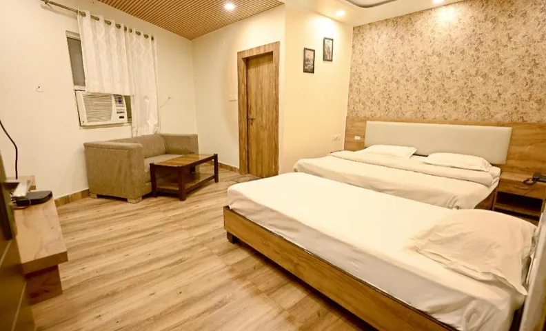 Hotel Vrindavan Palace