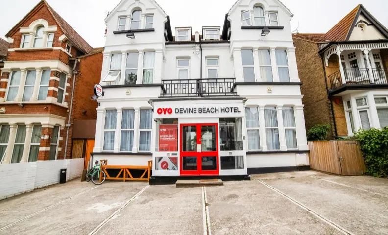 Devine Beach Hotel, Westcliff Southend-On-SeaÂ