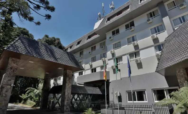 Tri Hotel