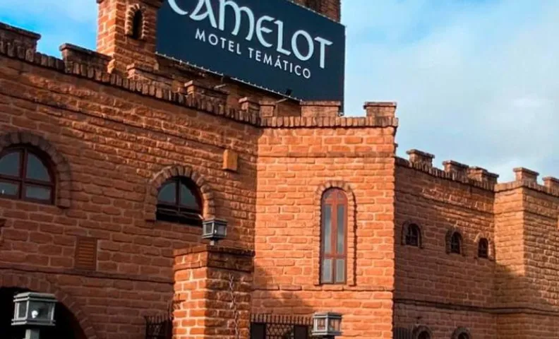 Camelot Motel by Drops