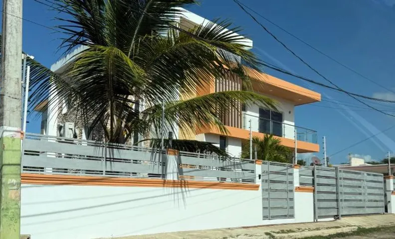 5 Star Villa minutes from Airport and Beaches