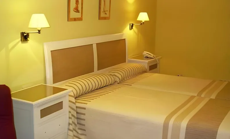 HOTEL EL ROBLE PALENTINO