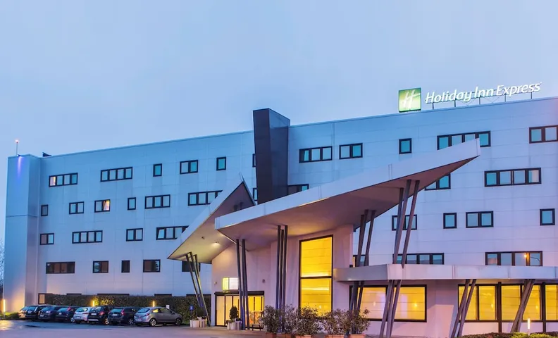 홀리데이 인 익스프레스 밀라노 - 말펜사 공항 바이 IHG