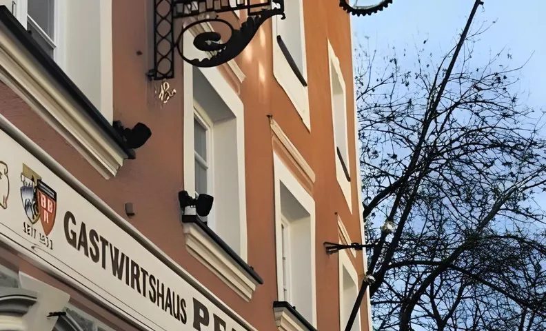 Altstadt- und Businesshotel Pfaubrau - Brauereigasthof - Fruhstucksbuffet - kostenfreie Radgarage -