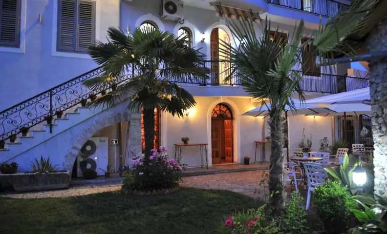 Rose Garden Hotel