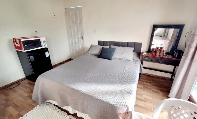 KITNET k3 em TORRES-RS - Na mais bela praia Gaucha - Frigobar - micro-ondas - Banheiro - Ar condicio