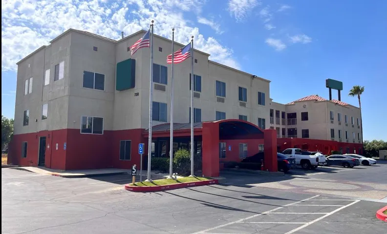 Merced Hotel - Gateway to Yosemite