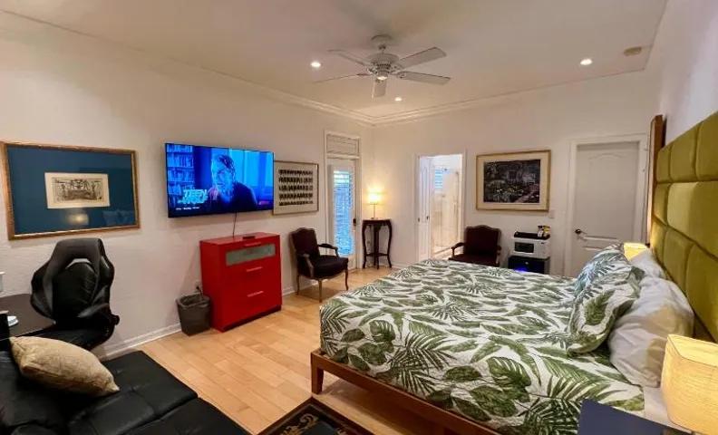The Signature Orange Grove King Suite