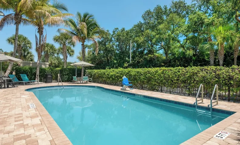스프링힐 스위트 바이 메리어트 베로 비치