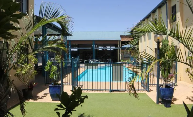Ningaloo Club Backpackers