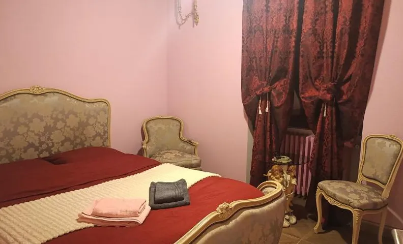 Bedroom, bathroom and enclosed courtyard