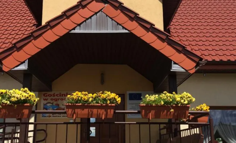 Gościniec w ogrodzie