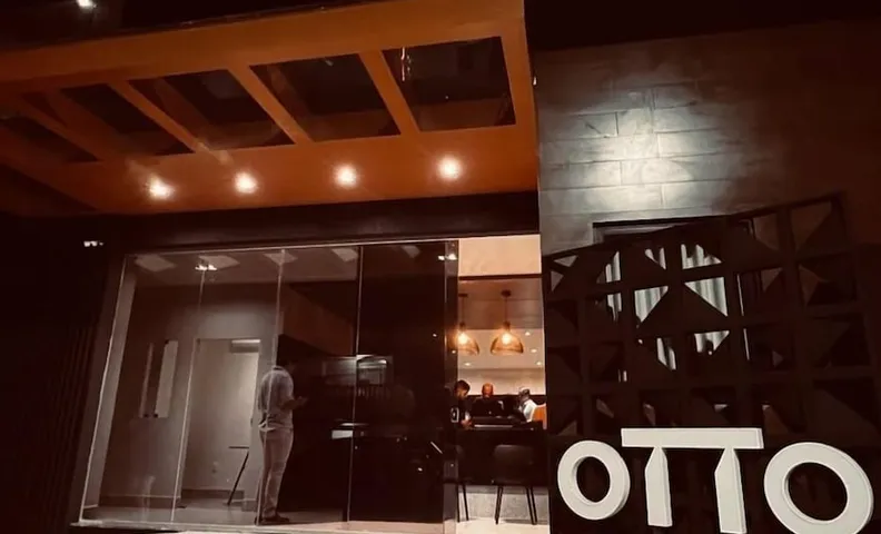 오토 호텔