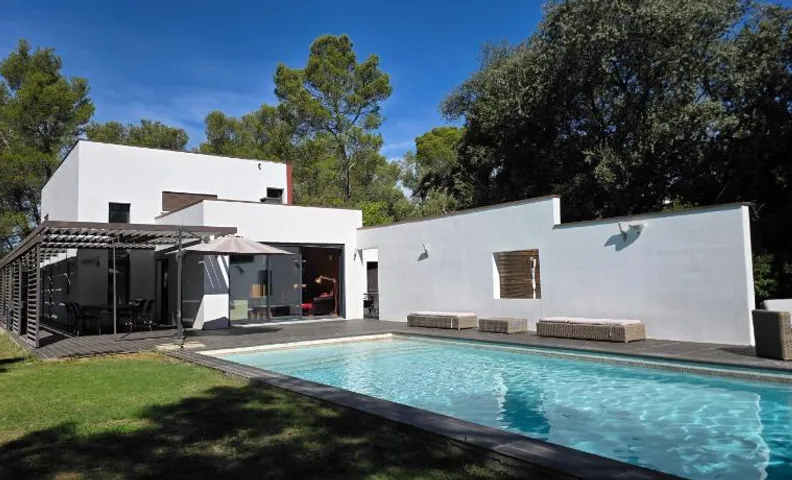 villa d'engance et ses dépendances