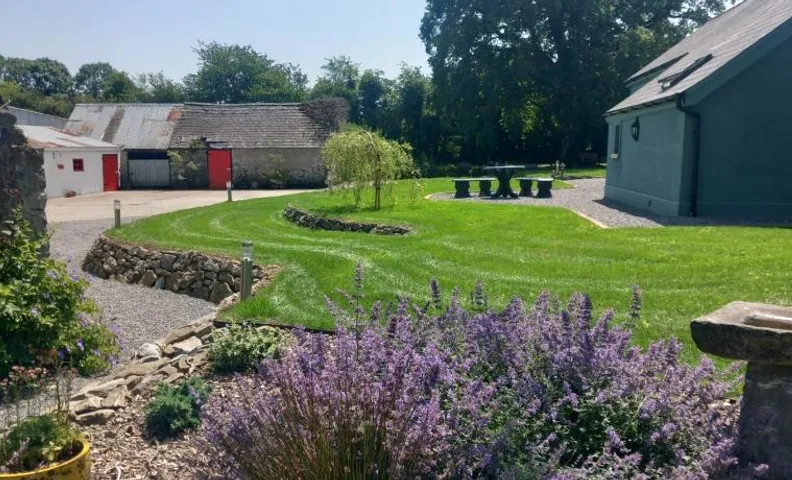Hemma Grove - A Songbird haven