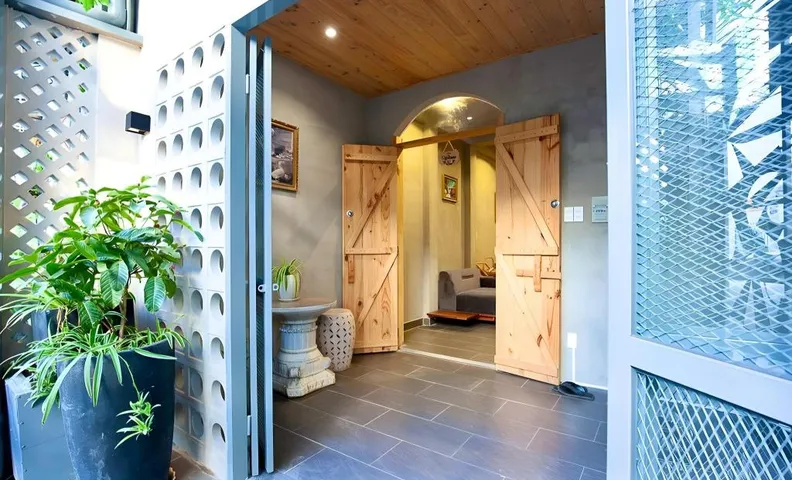 Soc House 1