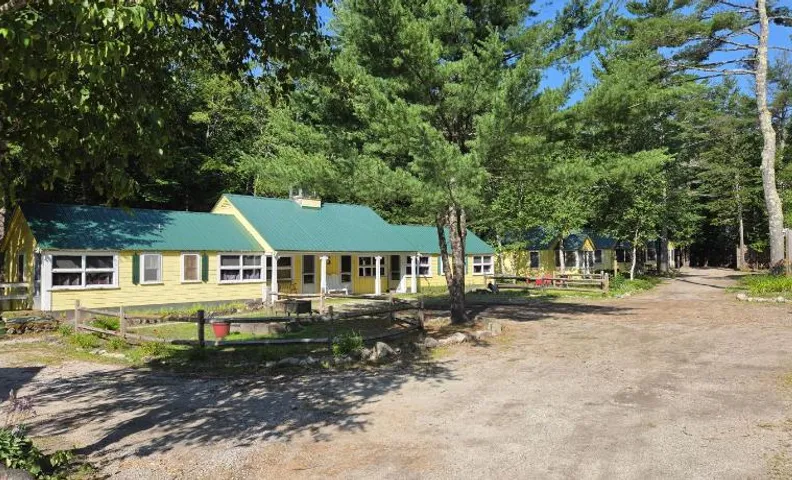 Tanglewood Motel & Cottages
