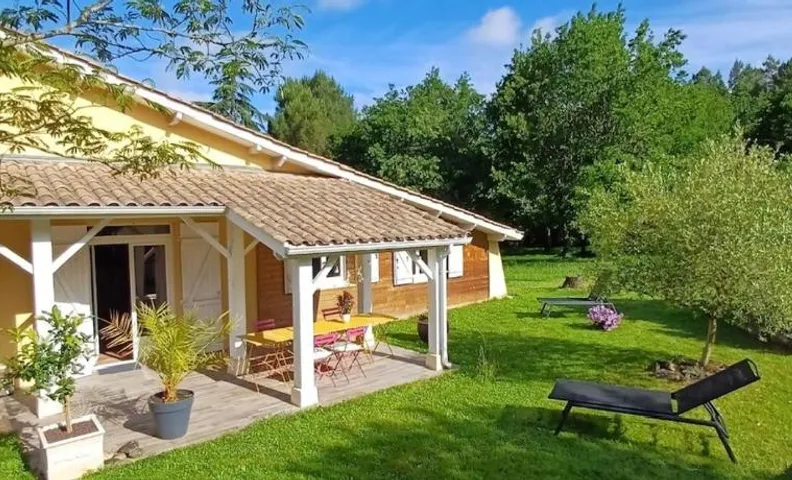 Chambre privée Coquelicots ,dans maison de charme proche de Marmande
