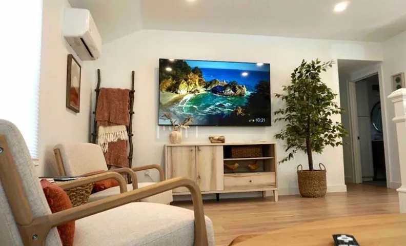 Half mile to beach, Family & Pet Friendly