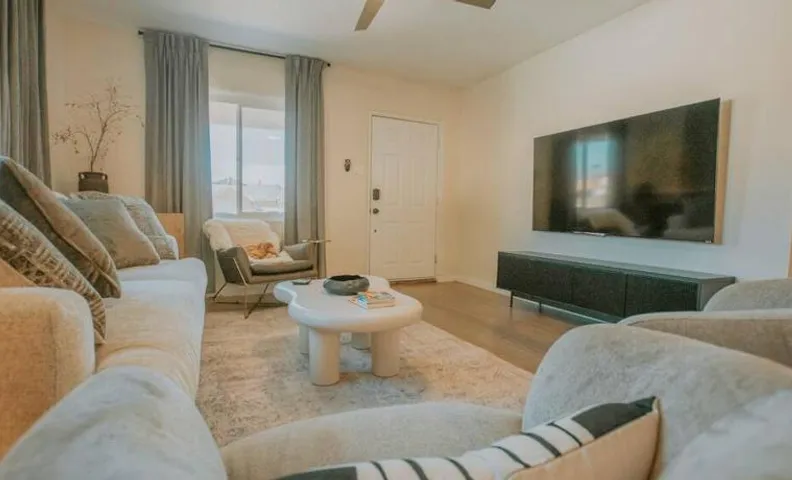 Casa Urbana-Close to Downtown-Hot Tub-Pet Friendly-No Pet Fees!