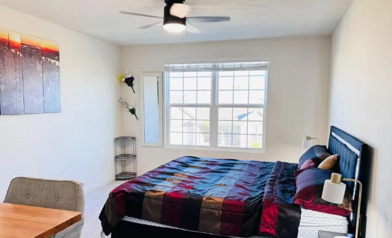 Indys 1 Private Bedroom in House Plainfield Near Airport