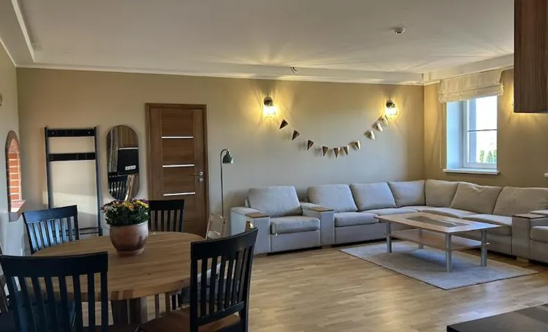 A cozy and spacious three-bedroom semi-detached house awaits guests