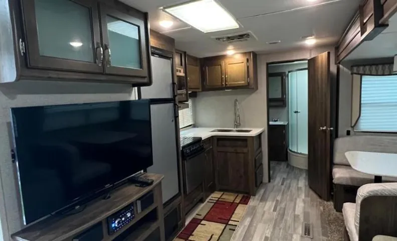Beautiful RV 15 Min to Downtown Orlando