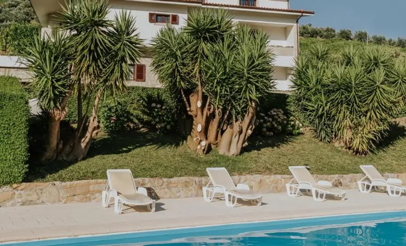 Jerónimos Garden & Pool Villas