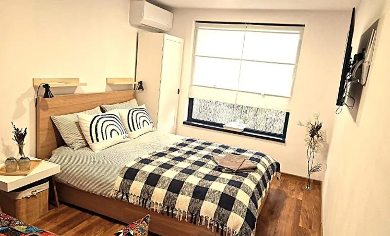 Georgia Tiny House - Hiperbara Livezeni Mures