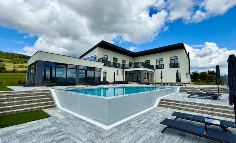 Villa Ambition