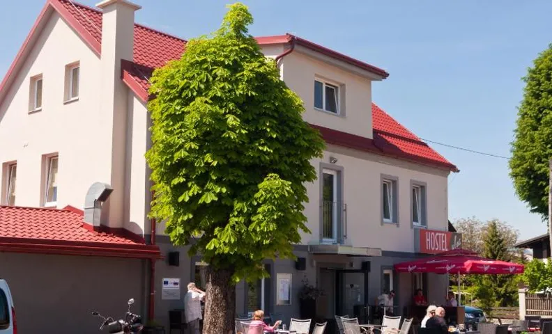 Hostel Plus Caffe