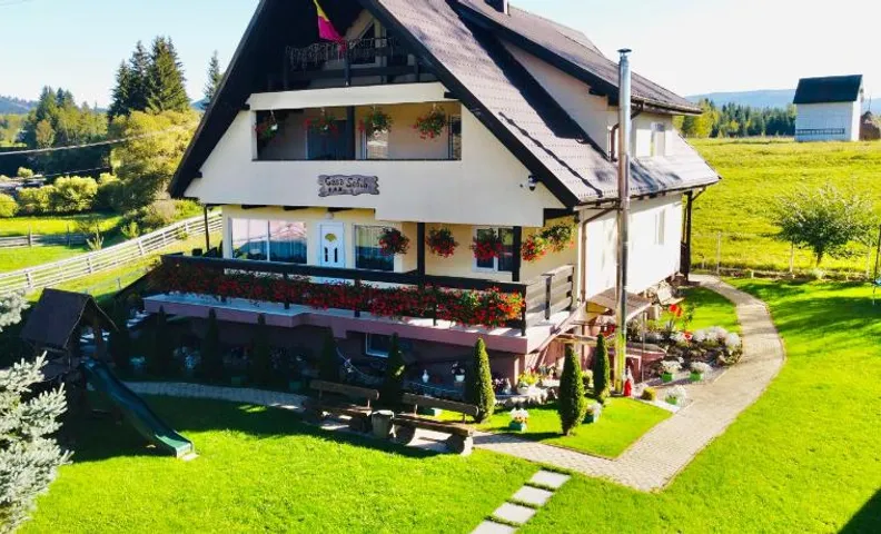 Casa Sofia Dorna Candrenilor