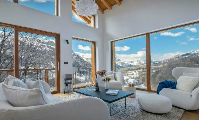 Chalet Artemis - OVO Network